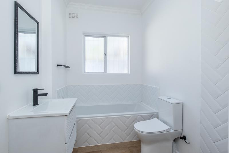 4 Bedroom Property for Sale in Constantia Western Cape